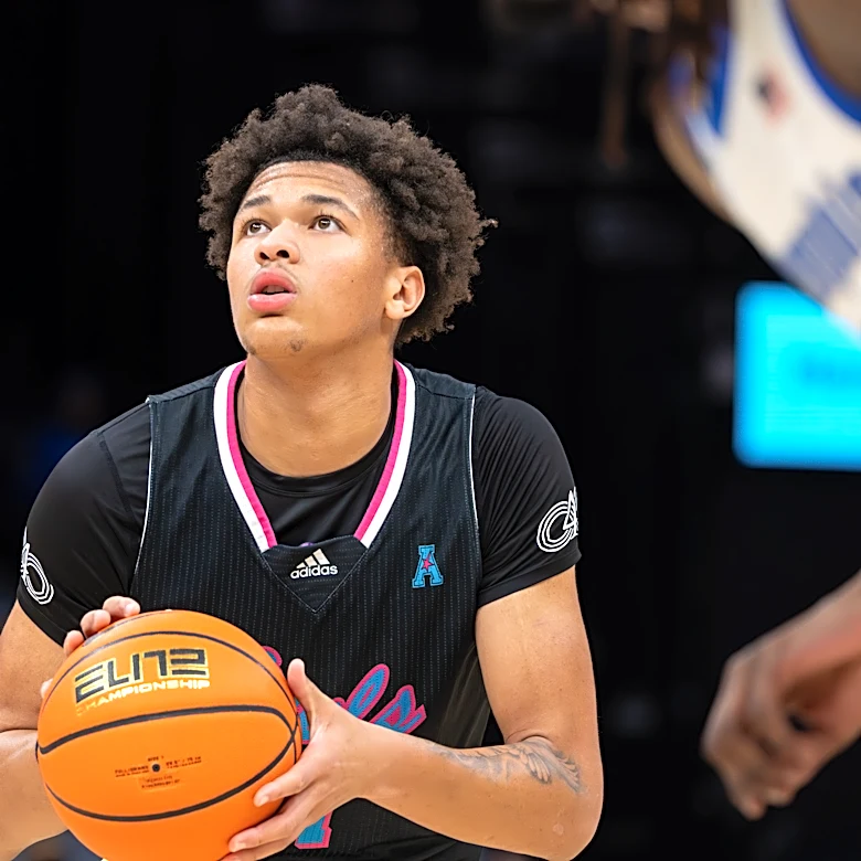 Devin Williams drawing interest from Kentucky Basketball