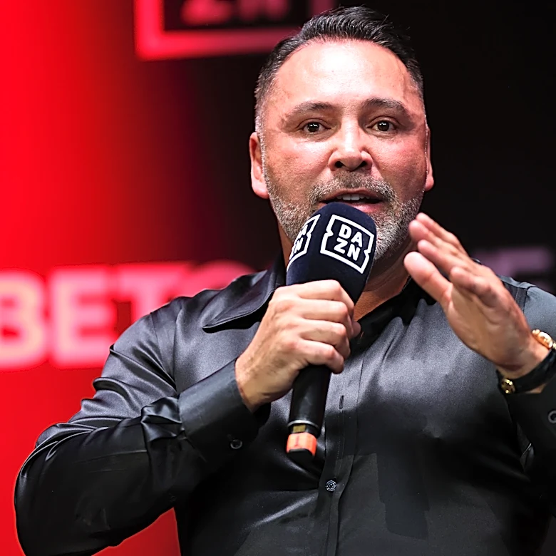 ‘Beware, make sure you read the fine print’: Oscar De La Hoya warns boxers about signing with Zuffa
