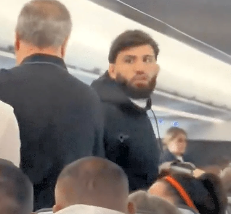Video: UFC’s Arman Tsarukyan kicked off plane headed for RAF 08 because …