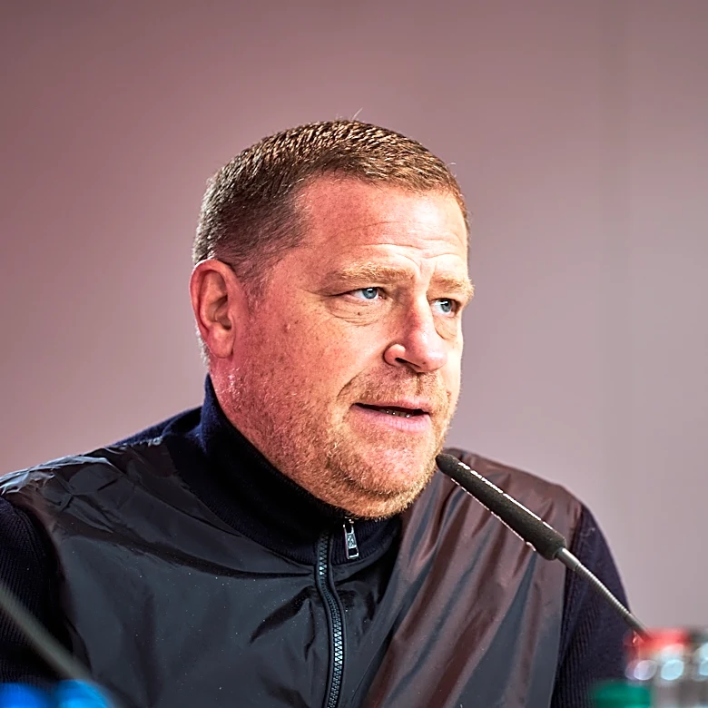 Max Eberl details the process of signing a player for Bayern Munich