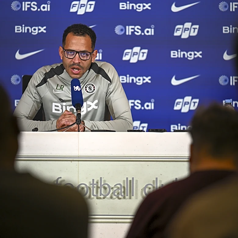 How should Chelsea line up against Manchester United to break out of this losing streak?