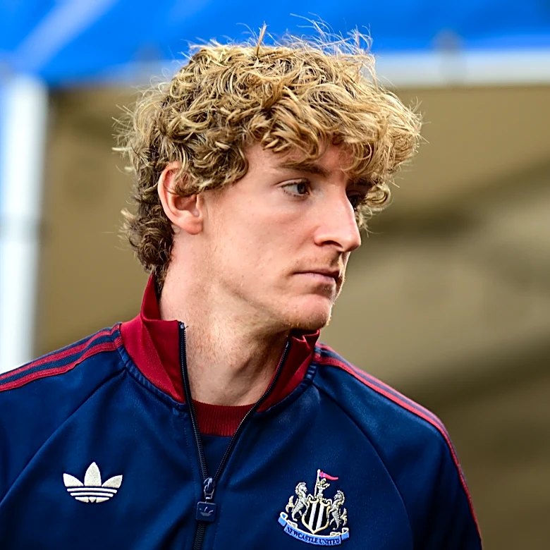 Report: Anthony Gordon’s versatility is key to Bayern Munich’s interest, though price could be an issue