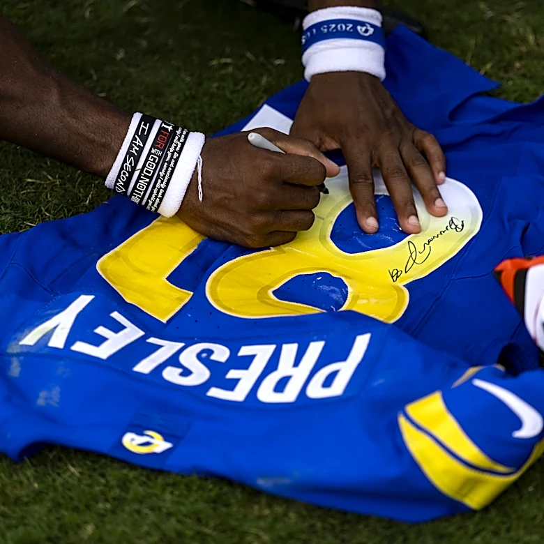 L.A. Rams News: Do you like the new unis?