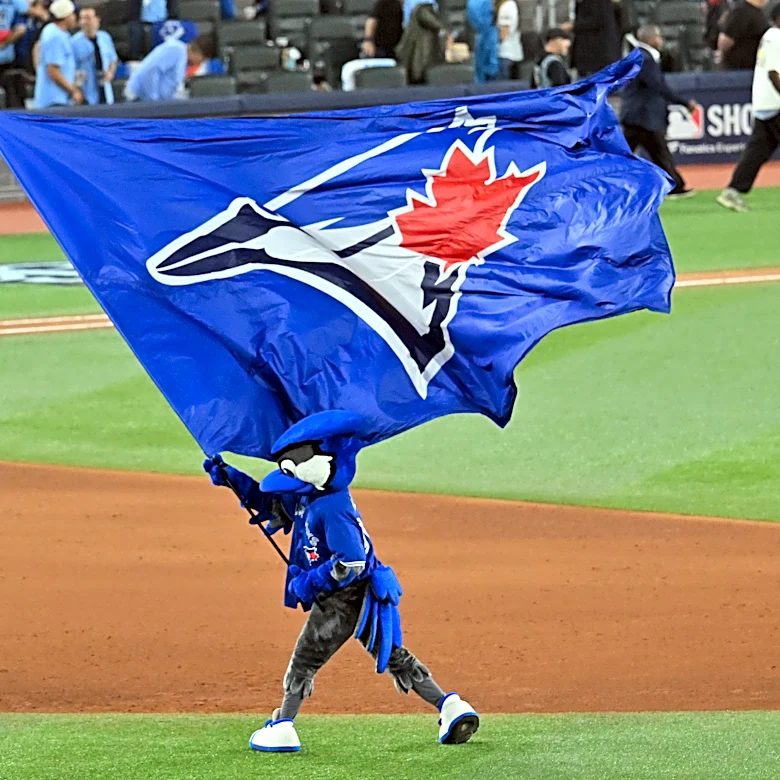 Snakebytes 4/17: Toronto comes to town