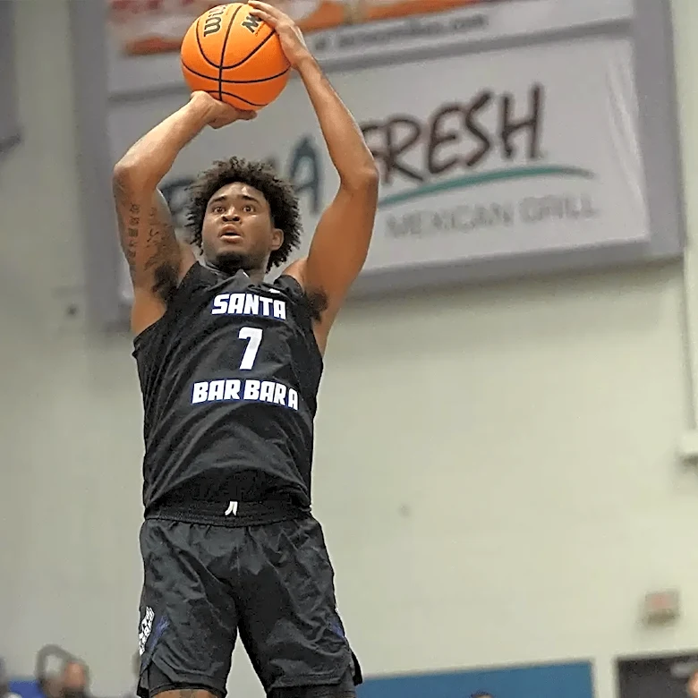 BREAKING: UC Santa Barbara forward Collin Smith transfers to Northwestern men’s basketball