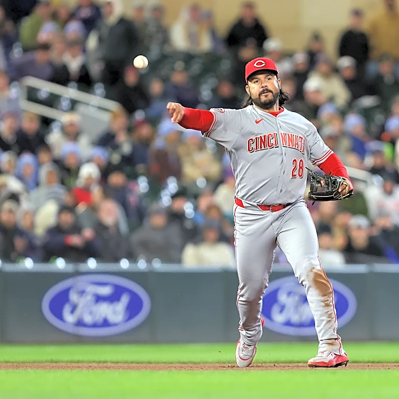 Eugenio Suarez turns back the clock in Reds 2-1 win over Twins