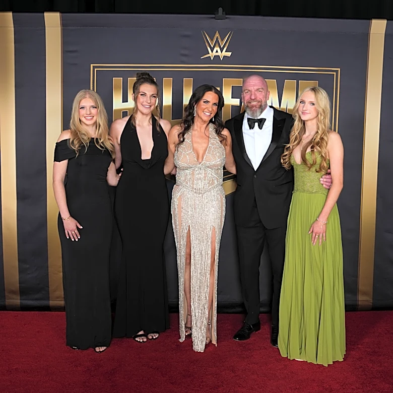 Stephanie McMahon’s daughters and mother induct her into WWE Hall of Fame; Vince cheered