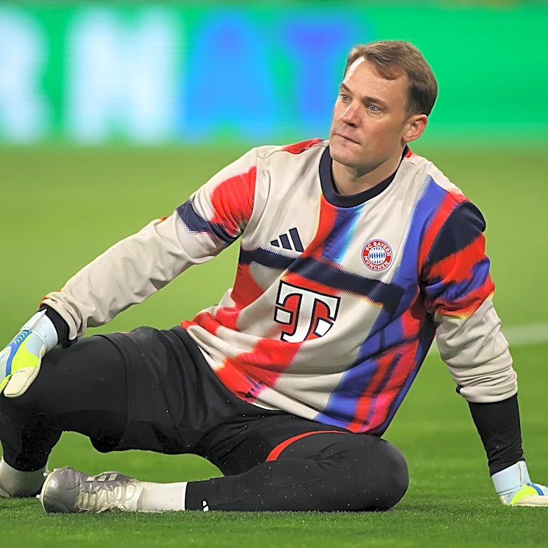 Uli Hoeneß would like Manuel Neuer to stay another year at Bayern Munich