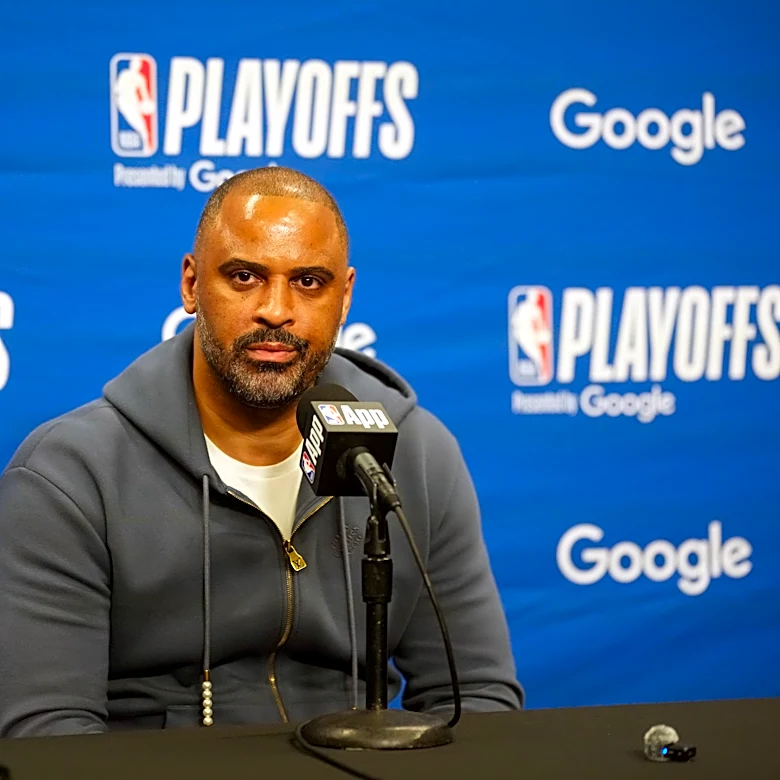 Lakers Spank Rockets 107-98 For 1-0 Series Lead