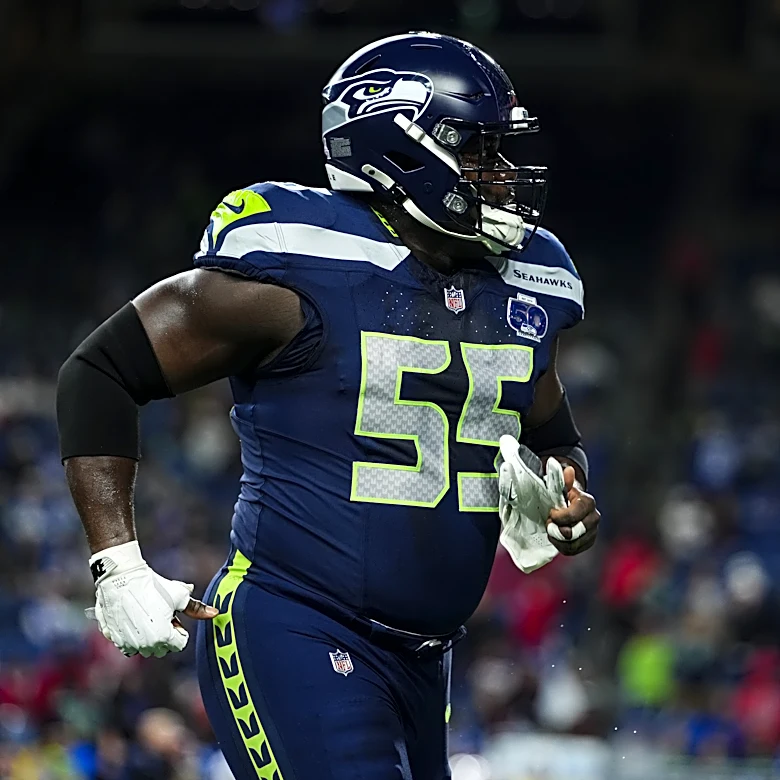 ESPN’s Brady Henderson ‘wouldn’t be surprised’ if Seahawks traded Olu Oluwatimi for draft pick