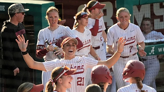 Alabama Softball Sweeps Kentucky, Ties Oklahoma for SEC Lead
