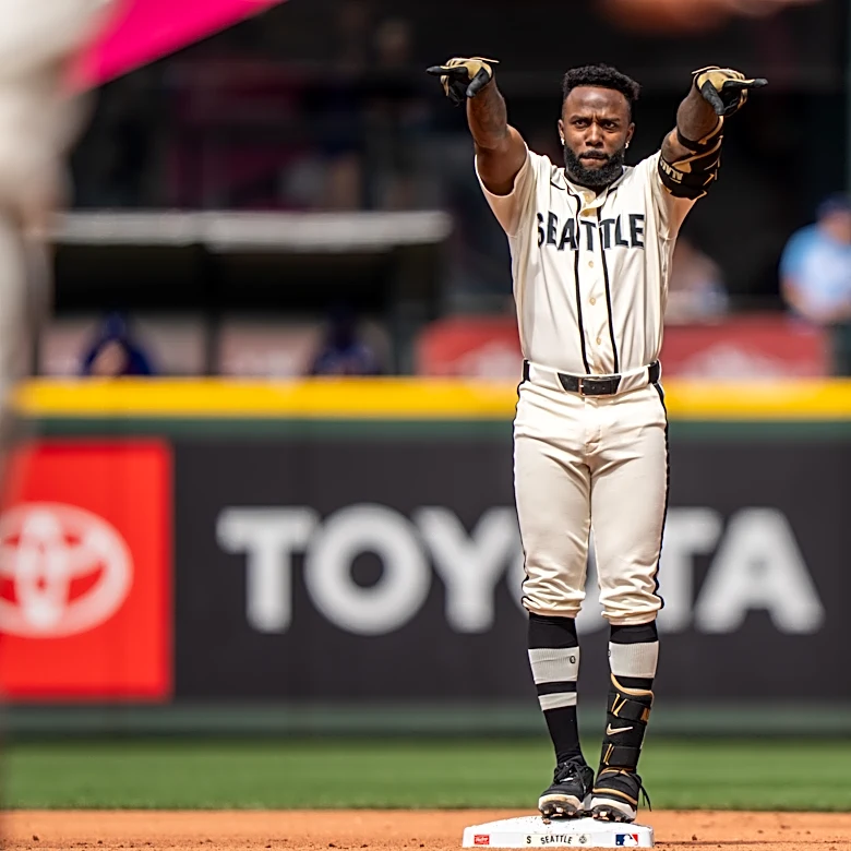 Mariners Leave the Rangers Feeling Woo-zy, Win 5-2