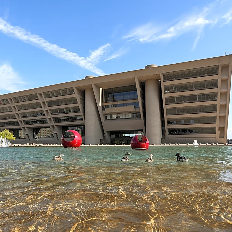 The Mavericks want to stay in Downtown Dallas, but should City Hall be sacrificed?