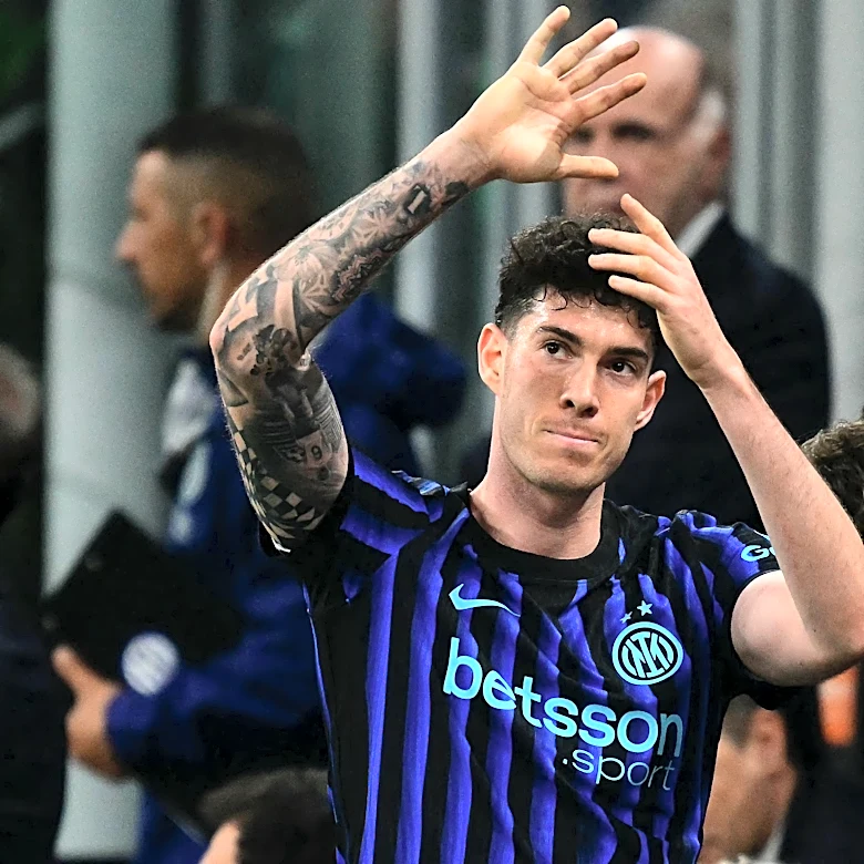‘They shouldn’t just talk’ – Barcelona handed Alessandro Bastoni warning by Inter chief