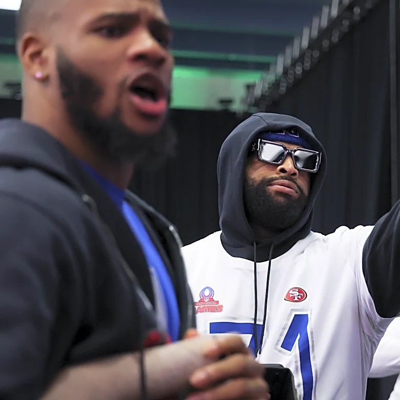 49ers News: Trent Williams is locked and loaded