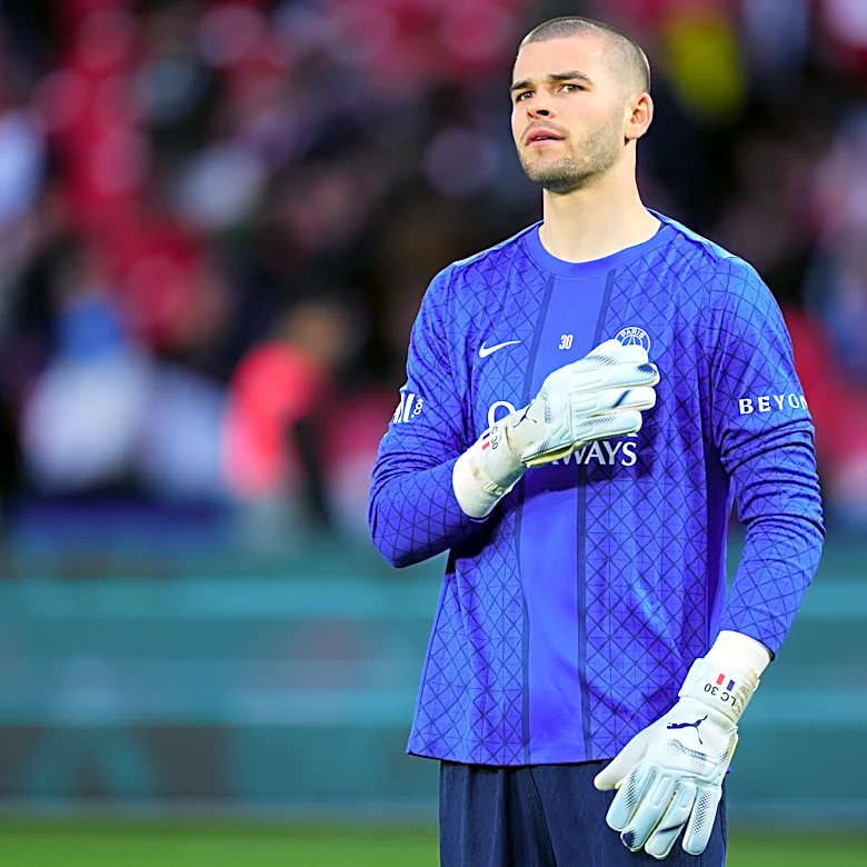 Tottenham have “made contact” with PSG over keeper Lucas Chevalier