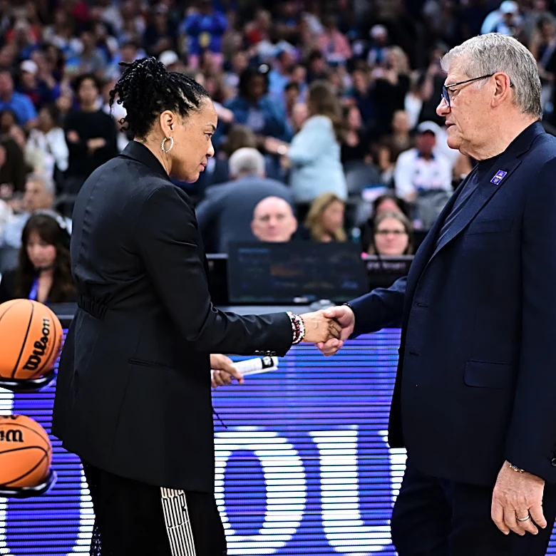 Geno apologizes to Dawn Staley following Final Four altercation: ‘I lost myself’