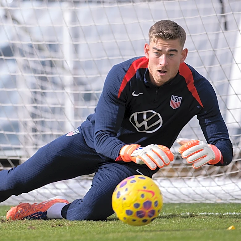 Jonathan Klinsmann suffers broken neck with Cesena