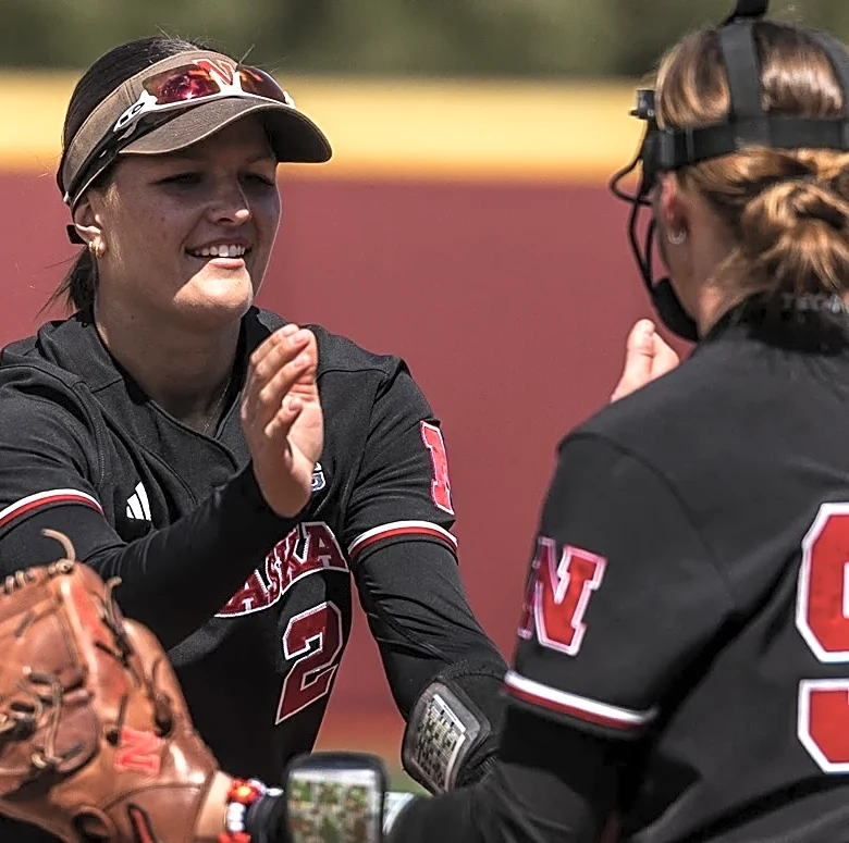 #1 HUSKERS Mid-Week SOFTBALL: A Quick UNO Preview, How to Watch/Listen & More