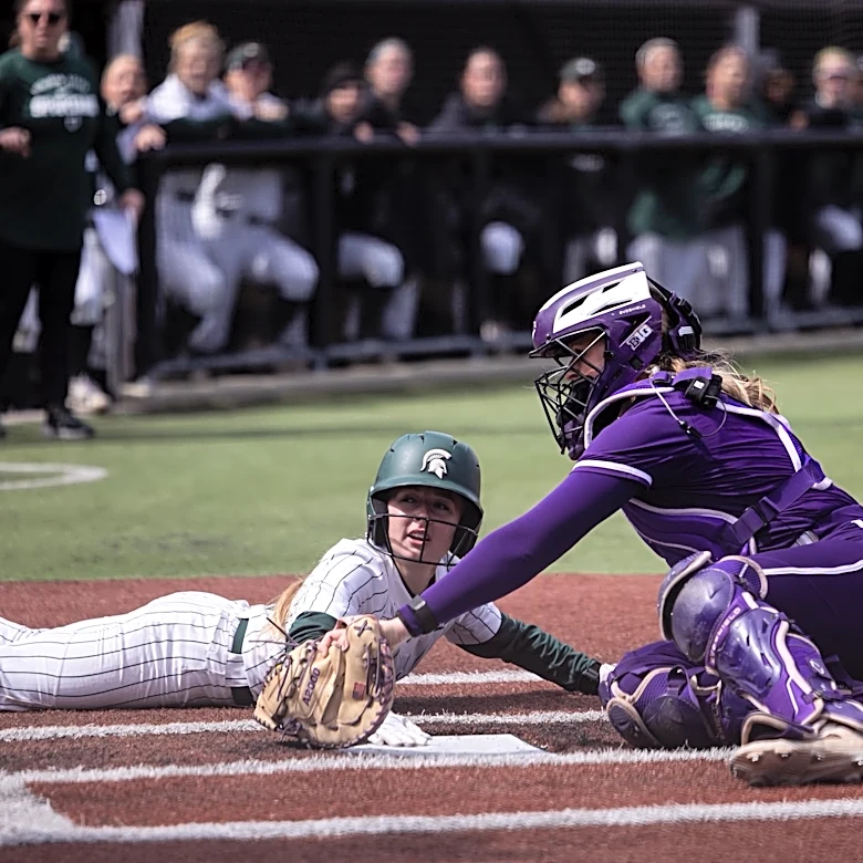 Softball: Northwestern blows out Michigan State