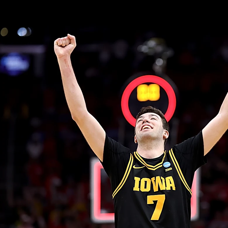 Louisville lands Iowa transfer Alvaro Folgueiras