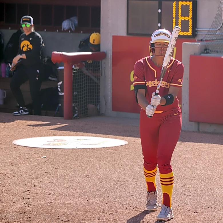 Iowa State softball falls to Iowa, 7-2