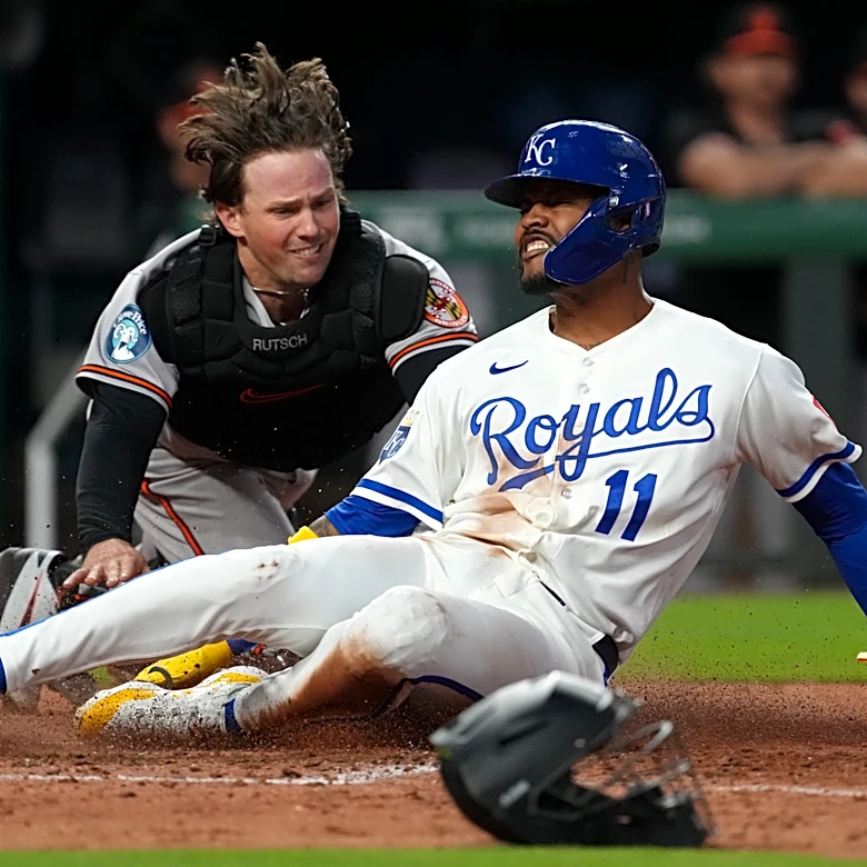 Orioles blow two leads, lose 6-5 to Royals on walk-off wild pitch