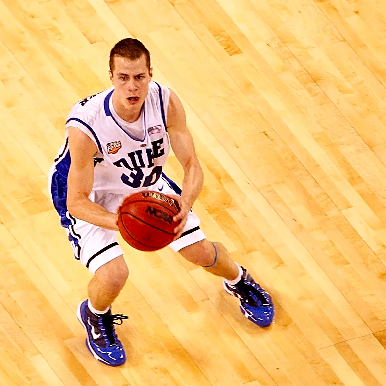 Twitter Gold: Jon Scheyer Gives A Shooting Demonstration