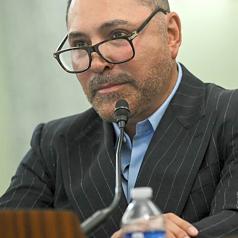 ‘Felt like an uphill battle’: Oscar De La Hoya frustrated with Senate hearing on Ali Act