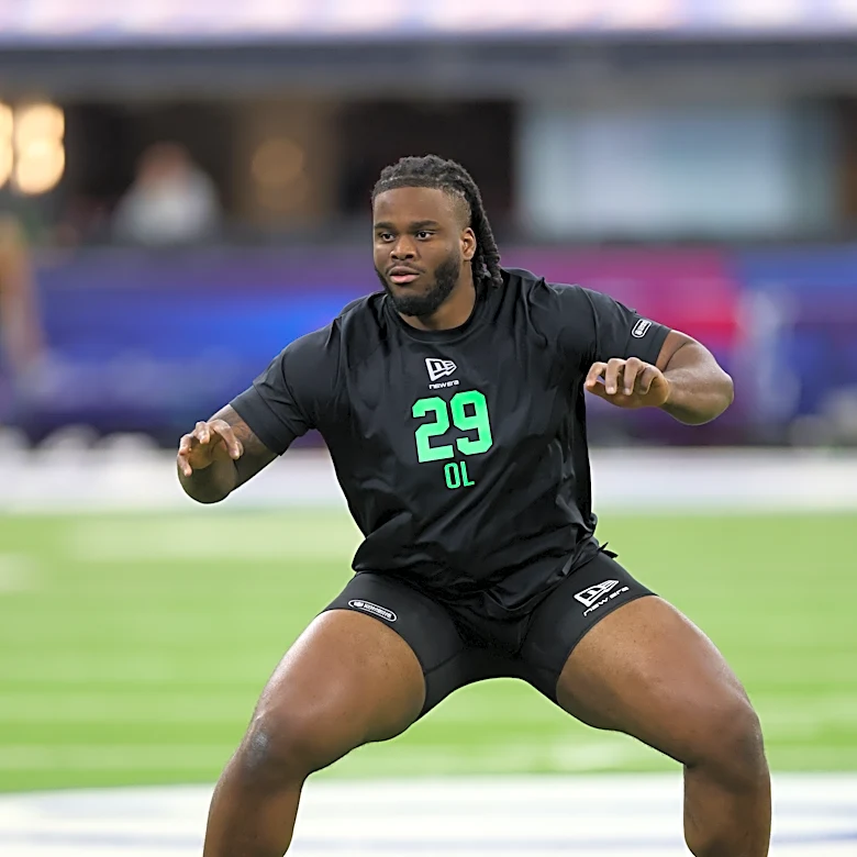 ESPN insider reveals possible Bears plot to grab first-round offensive lineman in 2026 NFL Draft