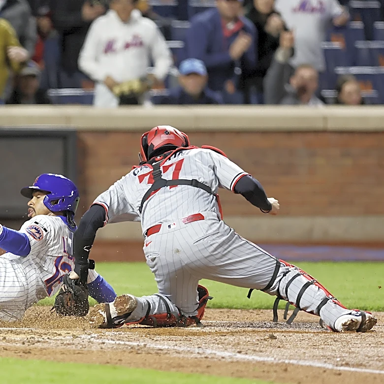 Mets place Francisco Lindor on the 10-day injured list with a left calf strain