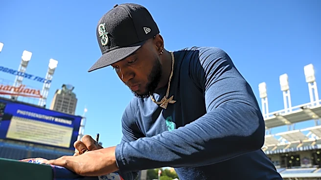 Mariners outfielder Victor Robles shines a light on autism awareness