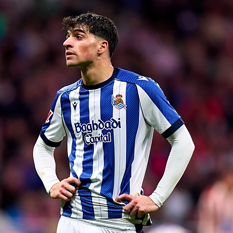 Barcelona add Real Sociedad star Jon Martin to list of center-back targets