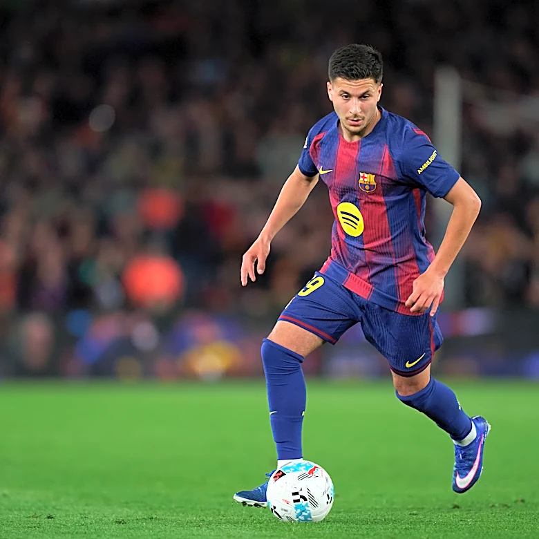 “He’s ready” – Hansi Flick talks Roony Bardghji’s role as Lamine Yamal replacement at Barcelona