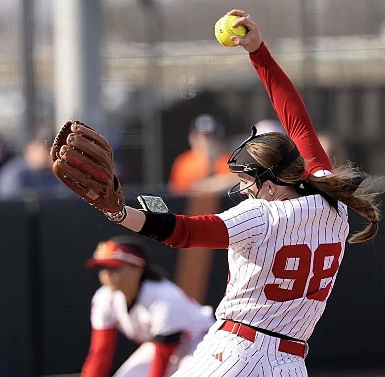 NEBRASKA SOFTBALL Recap – A Businesslike Squawks Dismantling: #1 Nebraska 9 – Iowa 1 (6 Inn.)