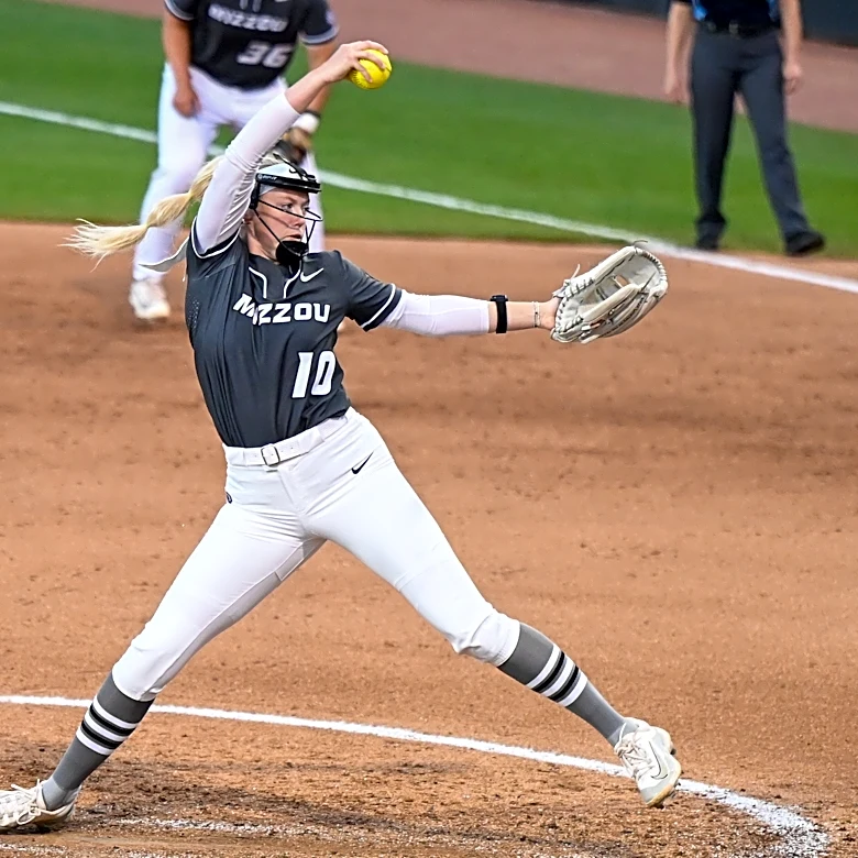 Mizzou softball fails to find offense in loss to Arkansas