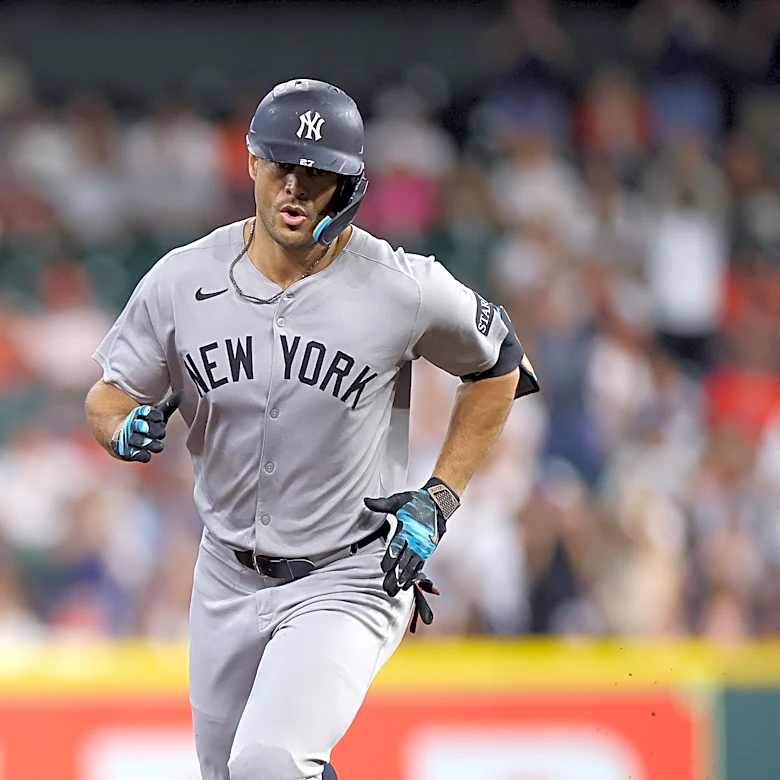 Giancarlo Stanton pulled from Friday’s game with possible lower-body injury