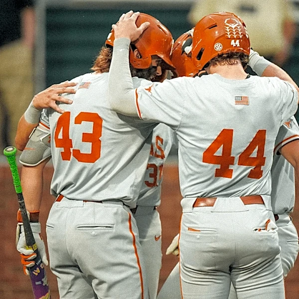 Four home runs power No. 4 Texas past Vanderbilt, 11-4