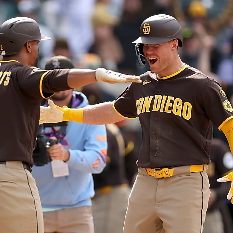 Better late than never: slug outburst saves San Diego