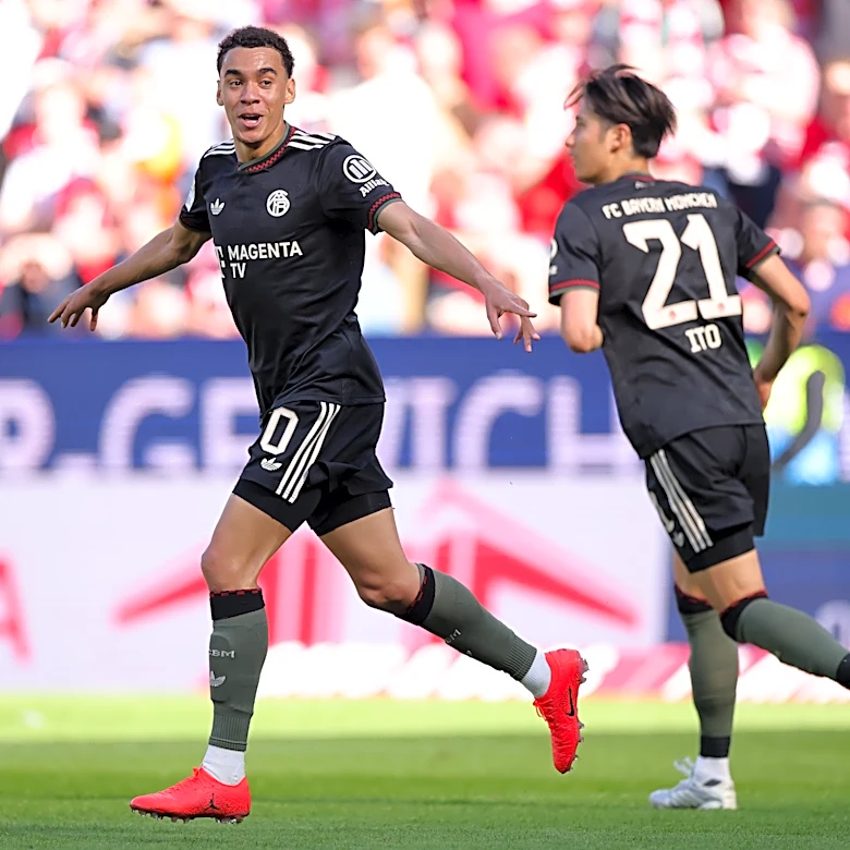 Cockatoo not only winning bird for Bayern Munich these days