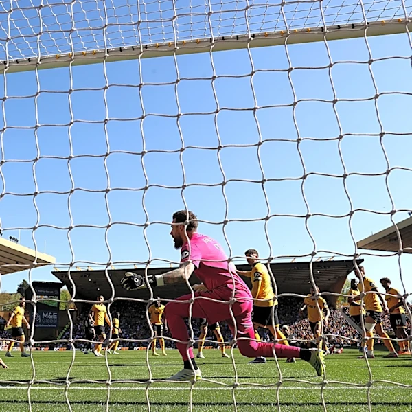 Wolves 0-1 Tottenham: Spurs pick up first league win of 2026