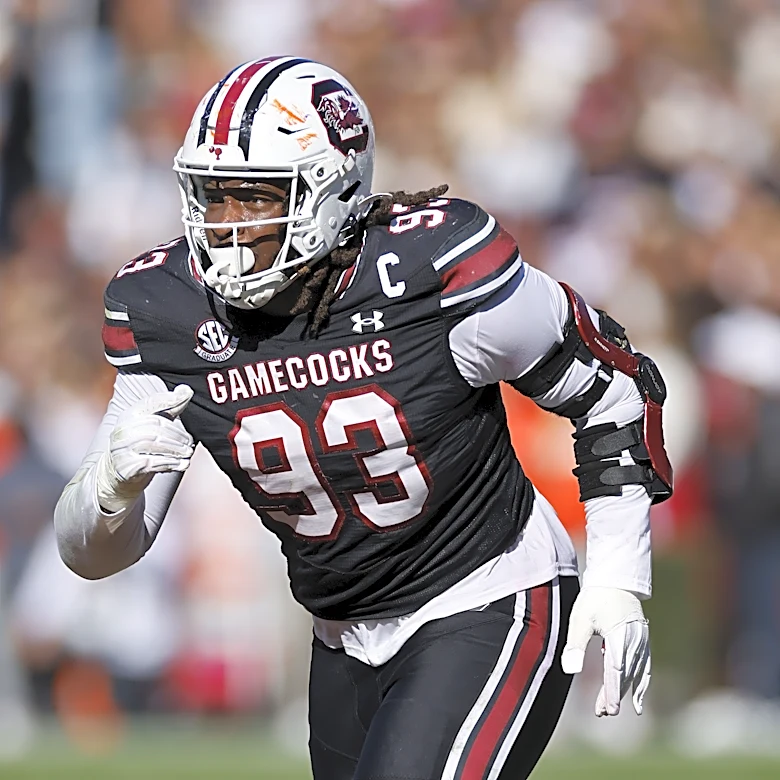 Chargers select South Carolina DT Nick Barrett with the 145th pick
