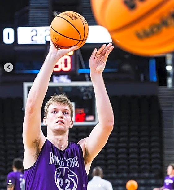 TCU Big Man Transfer Adam Stewart Commits to BYU