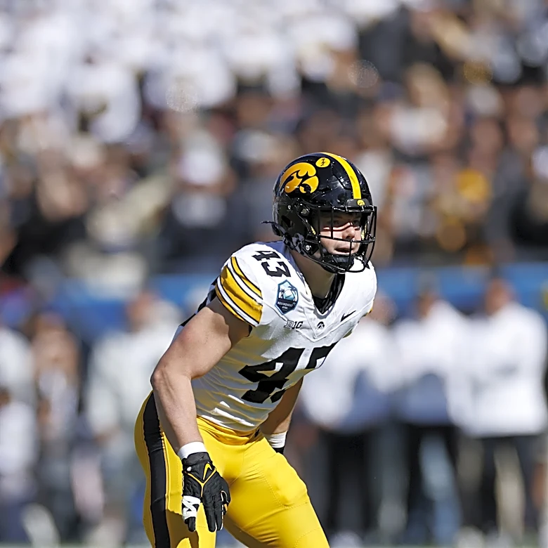 Arizona Cardinals select Iowa linebacker Karson Sharar in sixth round