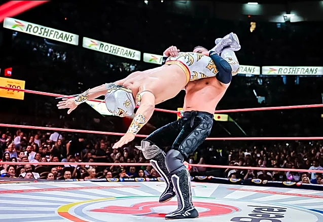 CMLL Roundup: Mistico beats Callis Family, Mascara Dorada wins universal championship, more!