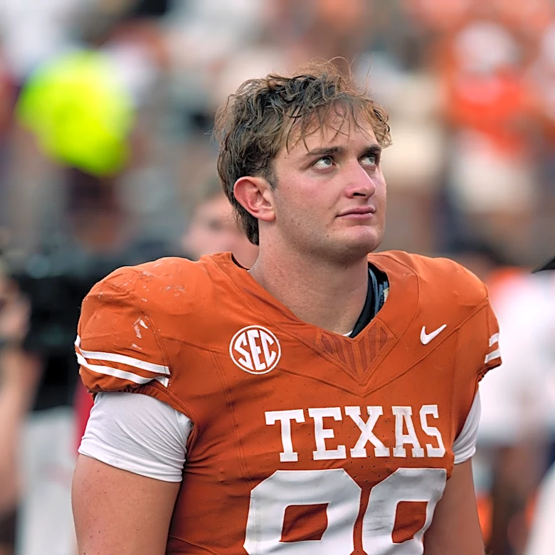 Texas TE Jack Endries selected No. 221 by the Cincinnati Bengals