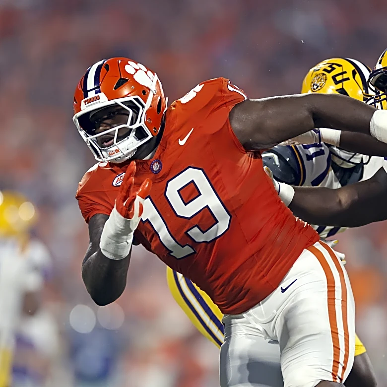 What Demonte Capehart Does for the Tampa Bay Buccaneers