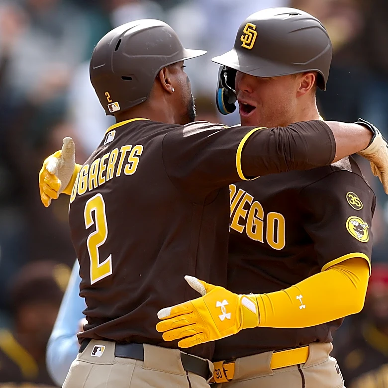 Padres win sixth straight series; move on to Mexico City