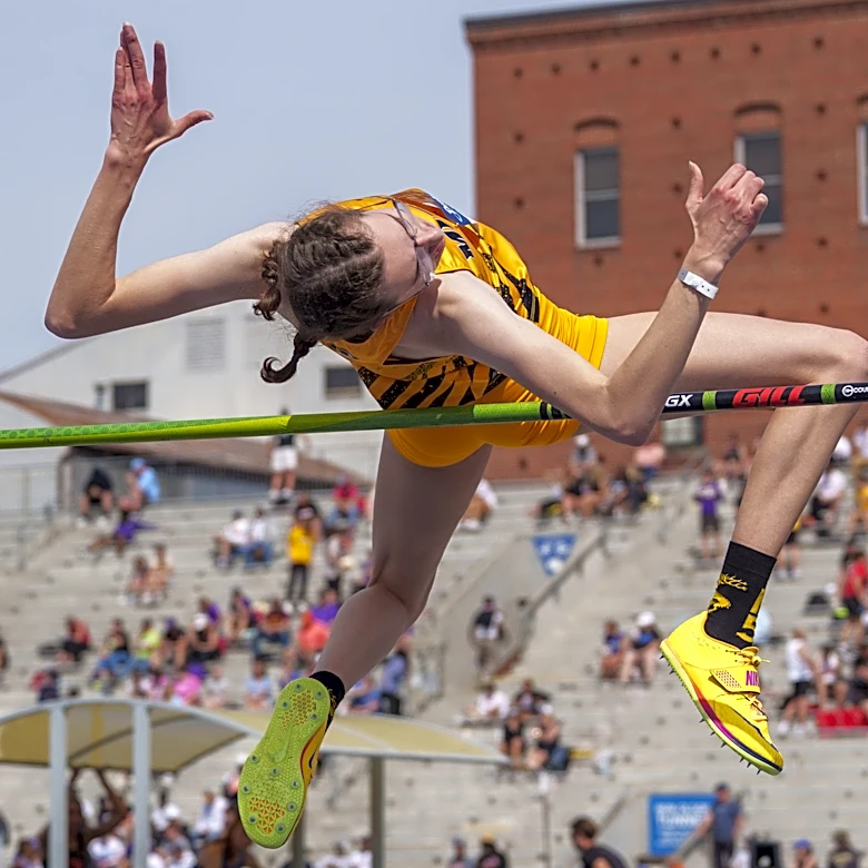 Tresnjo reaches new heights to close out Drake Relays