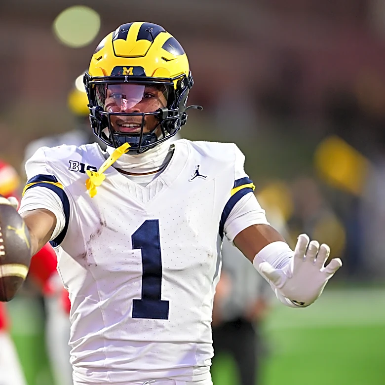 Michigan Football WR Donaven McCulley signed by Miami Dolphins